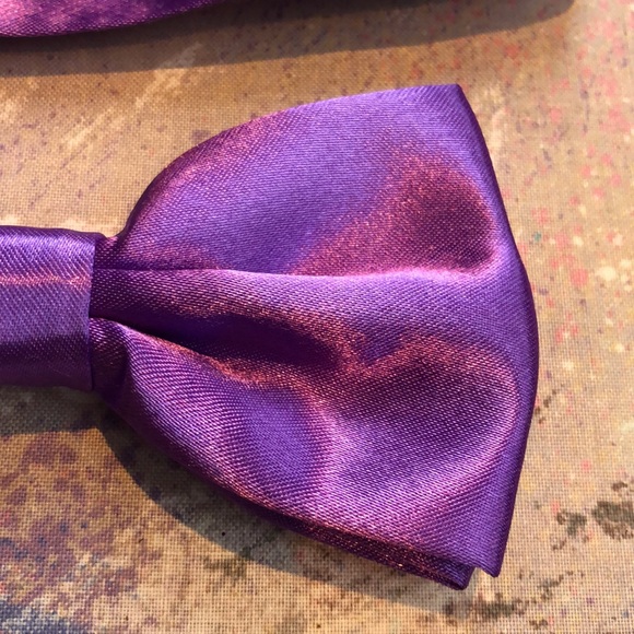 NWOT purple satin bowtie, pre-tied - Picture 3 of 11
